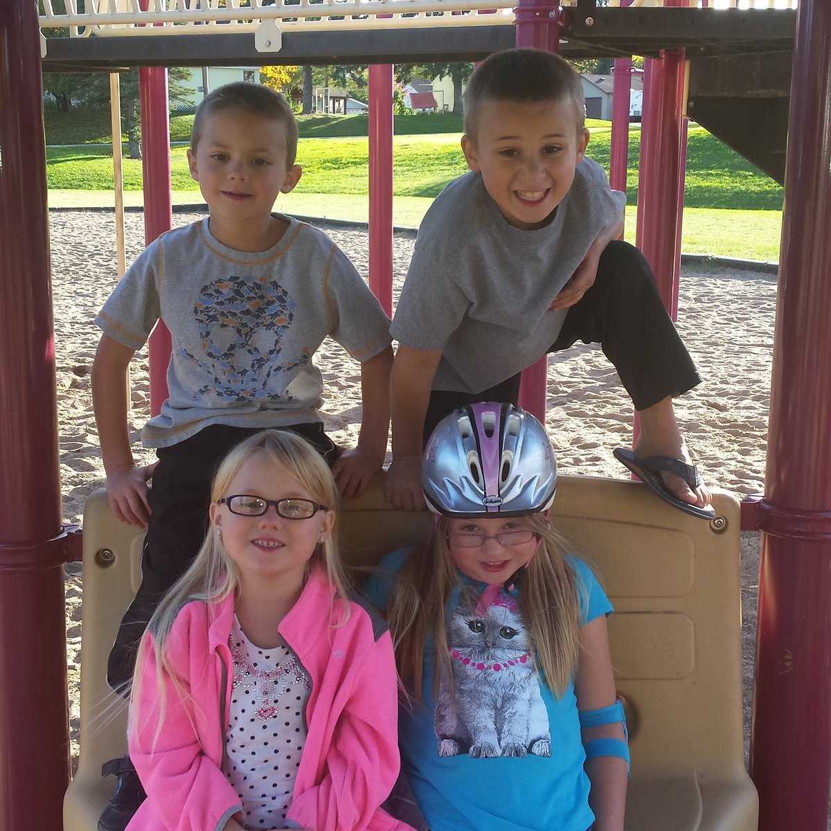 LezleyMoots's tweet photo. #outside #outdoors #bikeride #park #kidsaregreat #ilovemykids #ilovemylife #family #energynow #energy #whyiplexus https://t.co/ALaVnniV2J