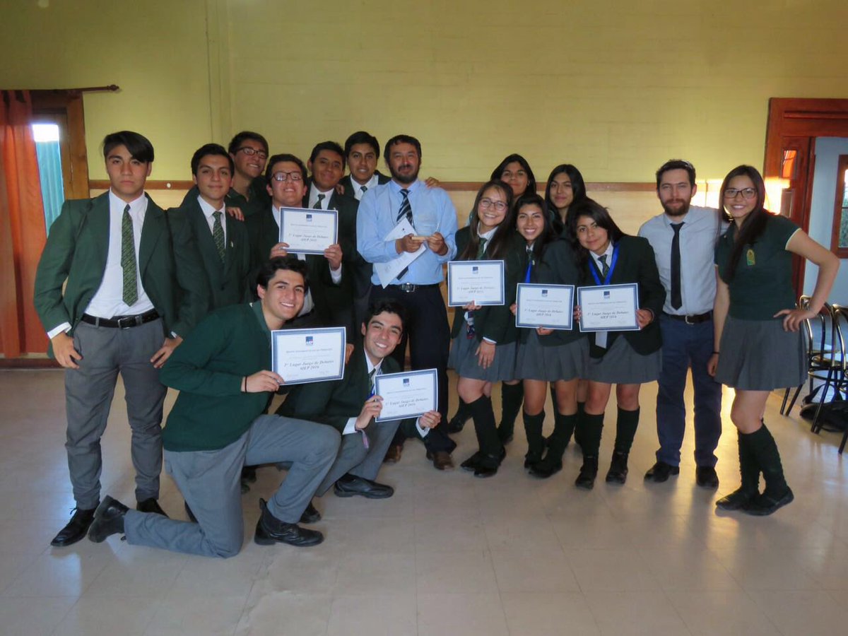 silvalezaeta's tweet photo. FELICITACIONES AL EQUIPO DE DEBATE 🎉👏🏻QUE OBTUVO EL 1º LUGAR COMUNAL JUEGOS DE DEBATE AIEP 2016....LOS MEJORES 😎‼️ https://t.co/3d8vK3ANOP