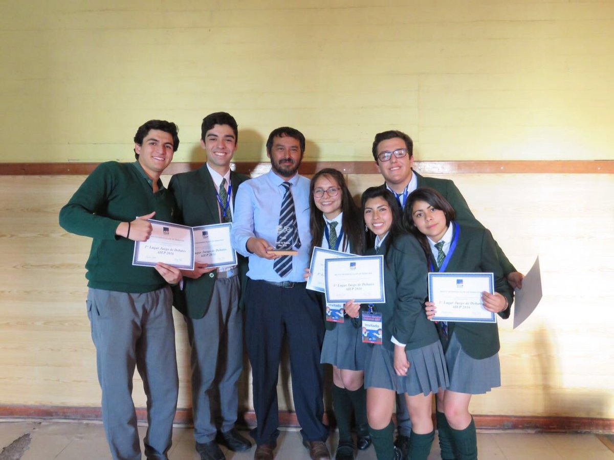 silvalezaeta's tweet photo. FELICITACIONES AL EQUIPO DE DEBATE 🎉👏🏻QUE OBTUVO EL 1º LUGAR COMUNAL JUEGOS DE DEBATE AIEP 2016....LOS MEJORES 😎‼️ https://t.co/3d8vK3ANOP