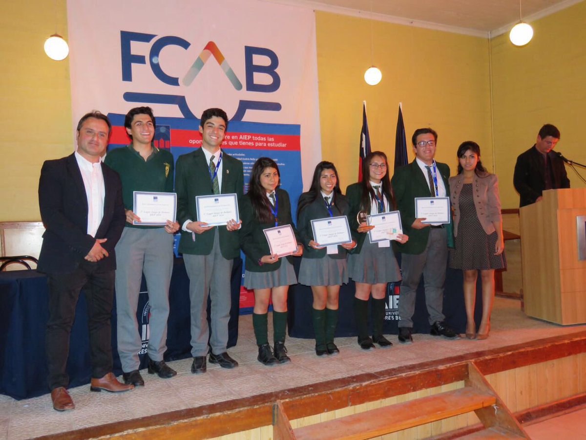 silvalezaeta's tweet photo. FELICITACIONES AL EQUIPO DE DEBATE 🎉👏🏻QUE OBTUVO EL 1º LUGAR COMUNAL JUEGOS DE DEBATE AIEP 2016....LOS MEJORES 😎‼️ https://t.co/3d8vK3ANOP