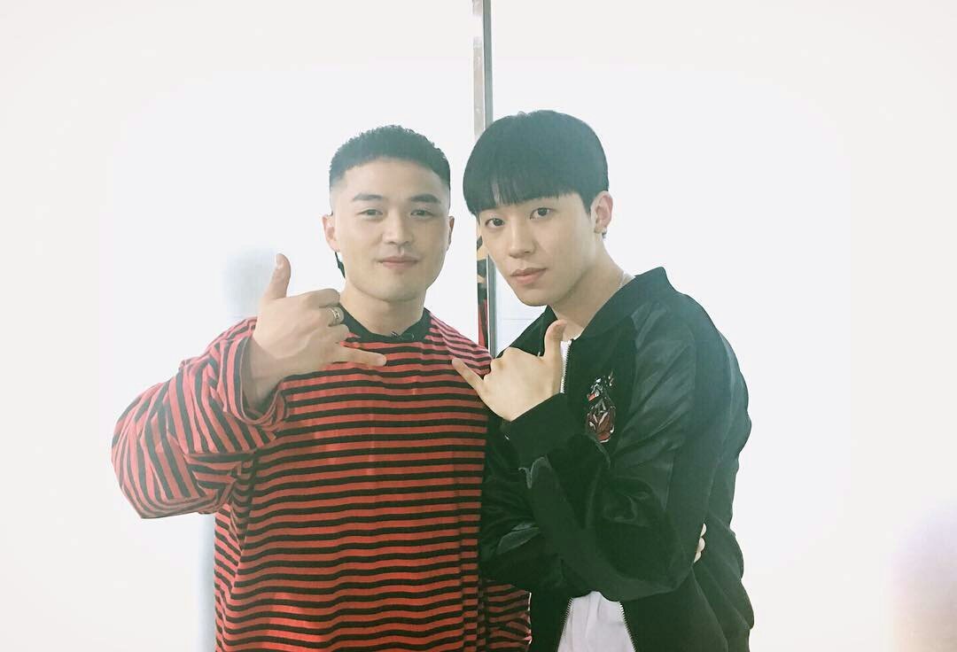 teentopstagram's tweet photo. [161002]✨CHANGJO✨
Really cute Hyung kekekekeke
See you soon Hyung :) #Microdot #MiDotHyung #VeryNiceHyung #SeeYouNextWeek https://t.co/Jy9q7AWeyQ