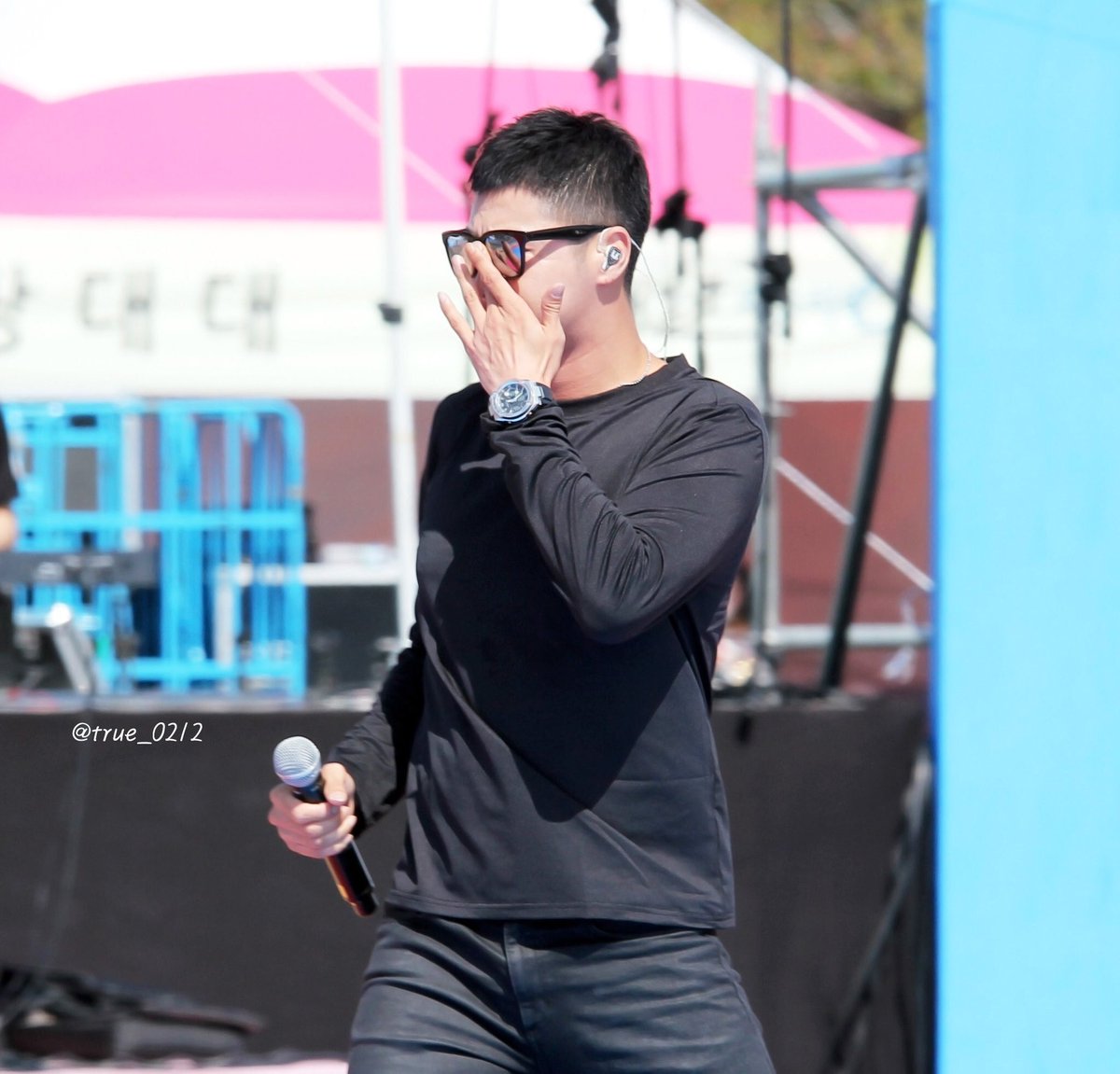 StandBYunJae's tweet photo. 161004 #Yunho #GFF2016 #유노윤호 
cr. true_0212 (2) https://t.co/XaT8JFDgtD