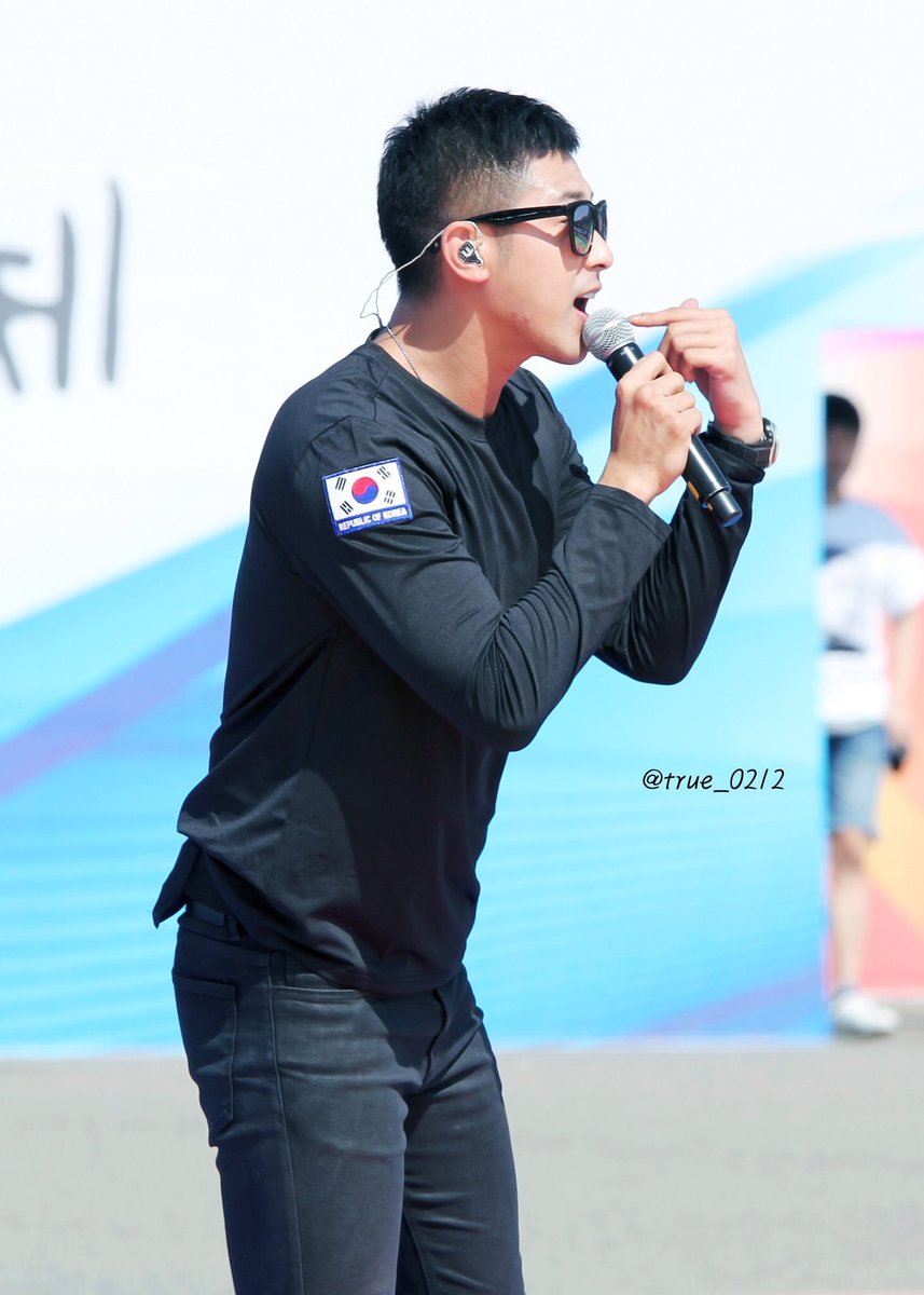 StandBYunJae's tweet photo. 161004 #Yunho #GFF2016 #유노윤호 
cr. true_0212 (2) https://t.co/XaT8JFDgtD