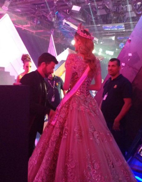 Yuli_atuestilo's tweet photo. ¡Éxitos a nuestra @MariamHabach #MissVenezuela 2015! https://t.co/K3Kx0dtQCQ"