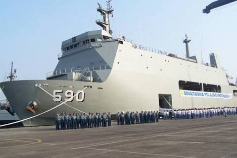 Indosiar_Peduli's tweet photo. Inilah armada-armada @TNIAL1 yang membantu mensukseskan kegiatan SBJ LXV 2016, Sail Karimata. https://t.co/EDe99MWjY5