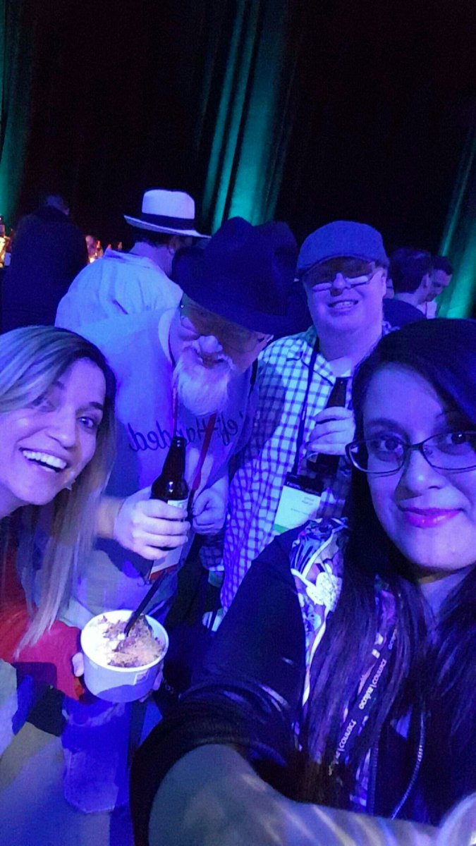 michelleosoriod's tweet photo. Too many parties at @oculus Connect #OC3! #VRPals Brilliant humans from @VRChatNet, @guntersuniverse @officialjanusvr @pixelripped. #VR []-) https://t.co/UGYVSKfyZu