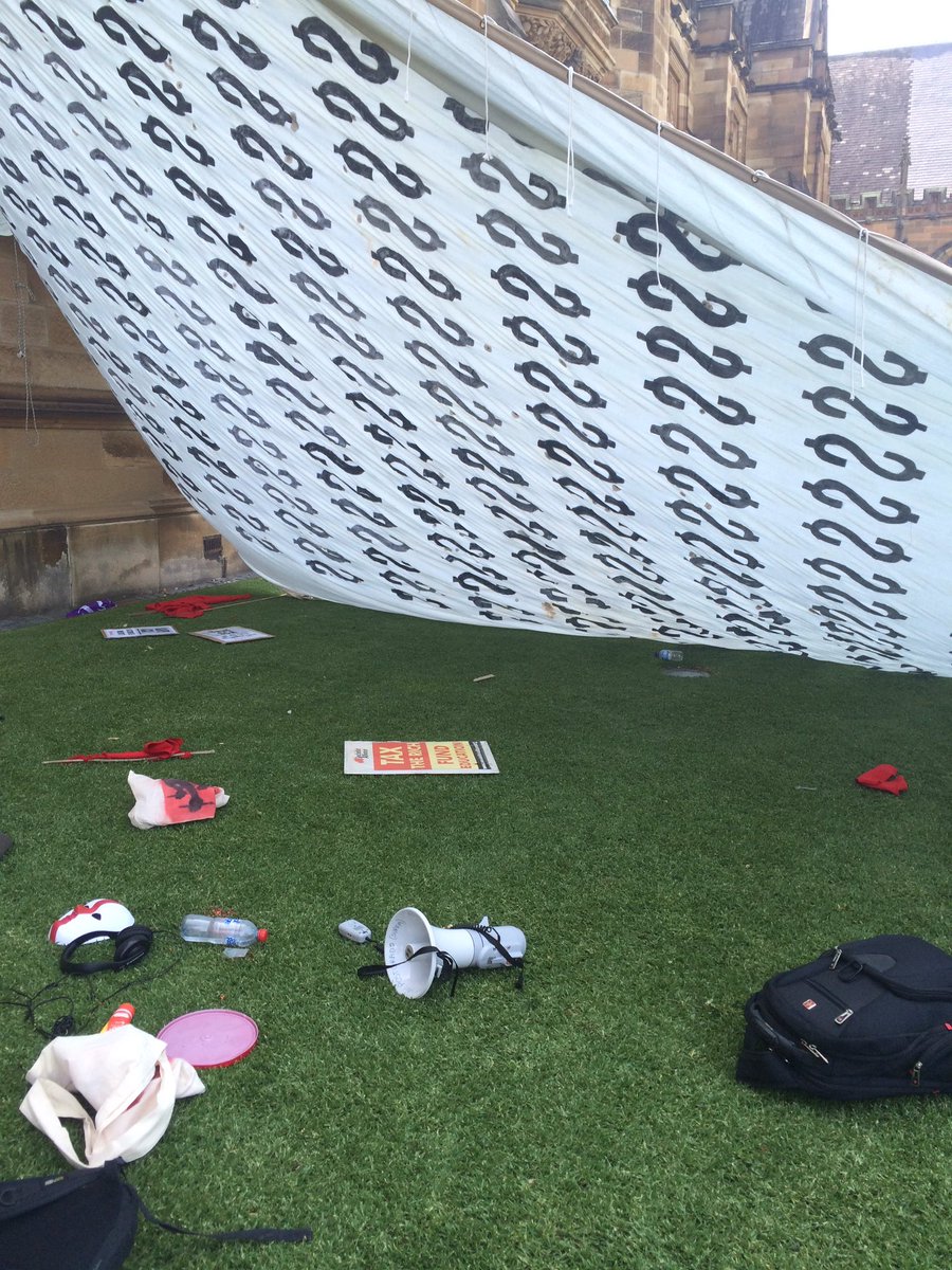 _slangers's tweet photo. Under the banner is a pretty cool space #letscastay https://t.co/GsF2GC5mCD