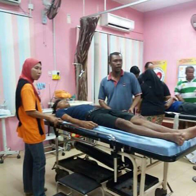 IskaAdam's tweet photo. Along bangun long.jngn buat lawak !!😭😭..Yallah selamatkn kawan seperjuangan aku agar dipnjgkn umo dia lagi.🙏🏻 https://t.co/tU1OUmIQXL