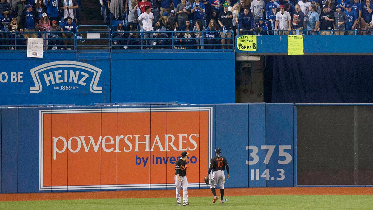 Sportsnet's tweet photo. UPDATE: The beer-tossing #BlueJays fan has come forward to police. https://t.co/yvnySaEiwC https://t.co/DjMffRbeKl