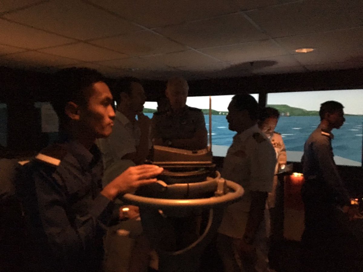 Lawatan Rasmi oleh RADM Alex Burton Commander UK Maritime Forces and Rear Admiral UK Surface Ship, Royal Navy UK <a href="/kdptldm/">KD PELANDOK</a> <a href="/mykamarul/">Kamarul</a>