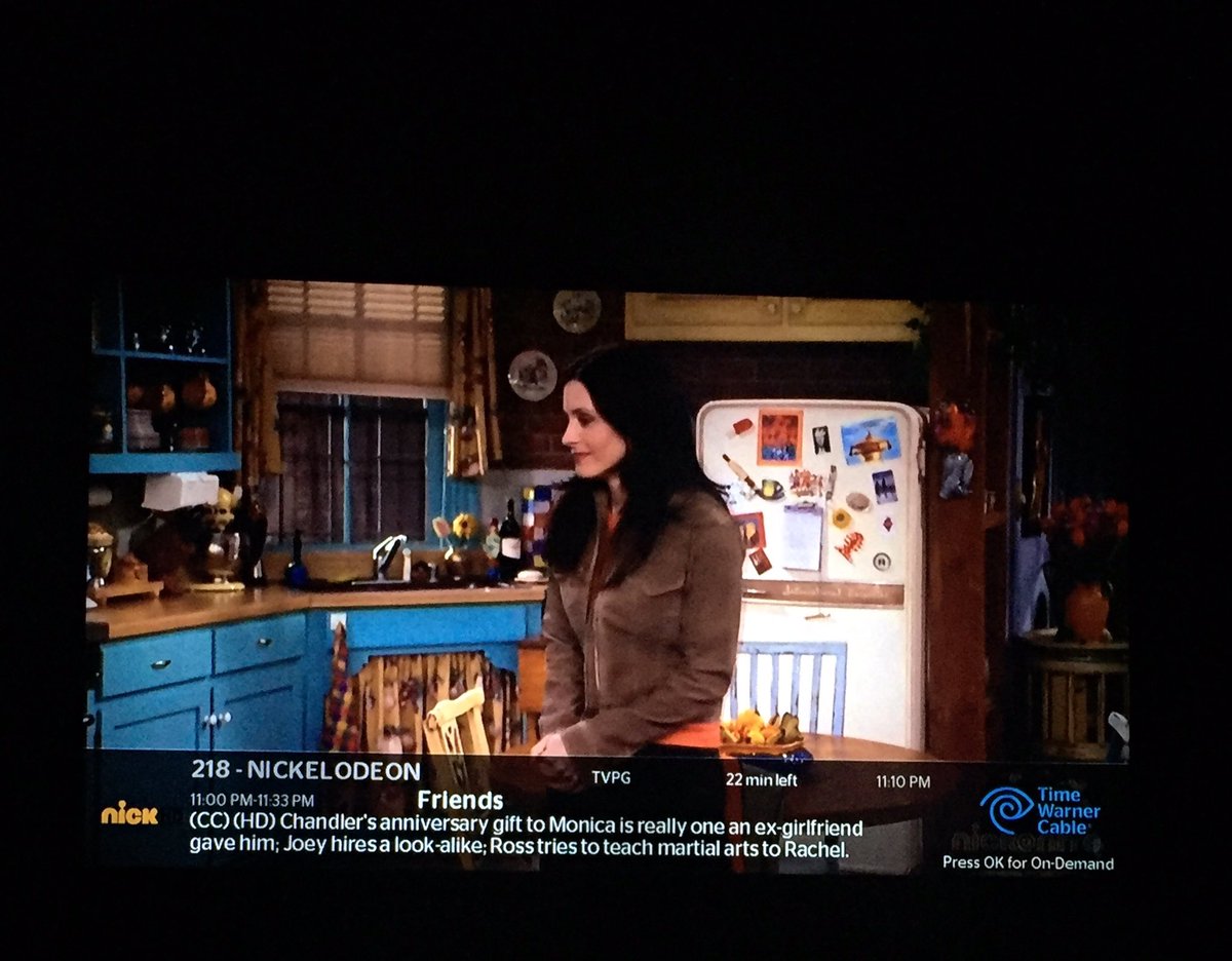 ElisaSalinasB's tweet photo. Wrong @NickelodeonTV ! It's a late Valentine's when Chandler gives Monica a present that was actually from his ex, not an anniversary! https://t.co/snSU8T1EAt