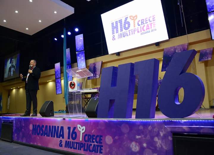 MinisteriosCFC's tweet photo. Primer día de #Hosanna2016 Dios hablando a nuestros corazones! #CreceYMultiplicate https://t.co/6ab34Bjutl