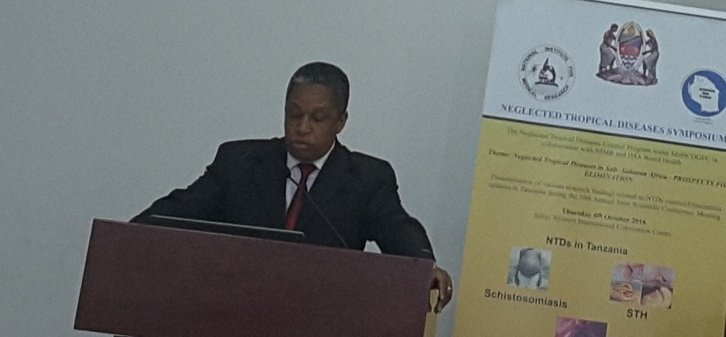 NIMR_Tanzania's tweet photo. Dr. Kirumbi says Trachoma is targetted for elimination by 2020 during his talk on: Shrinking of Trachoma map in Tanzania #2016AJSC https://t.co/VDEATrtKq8