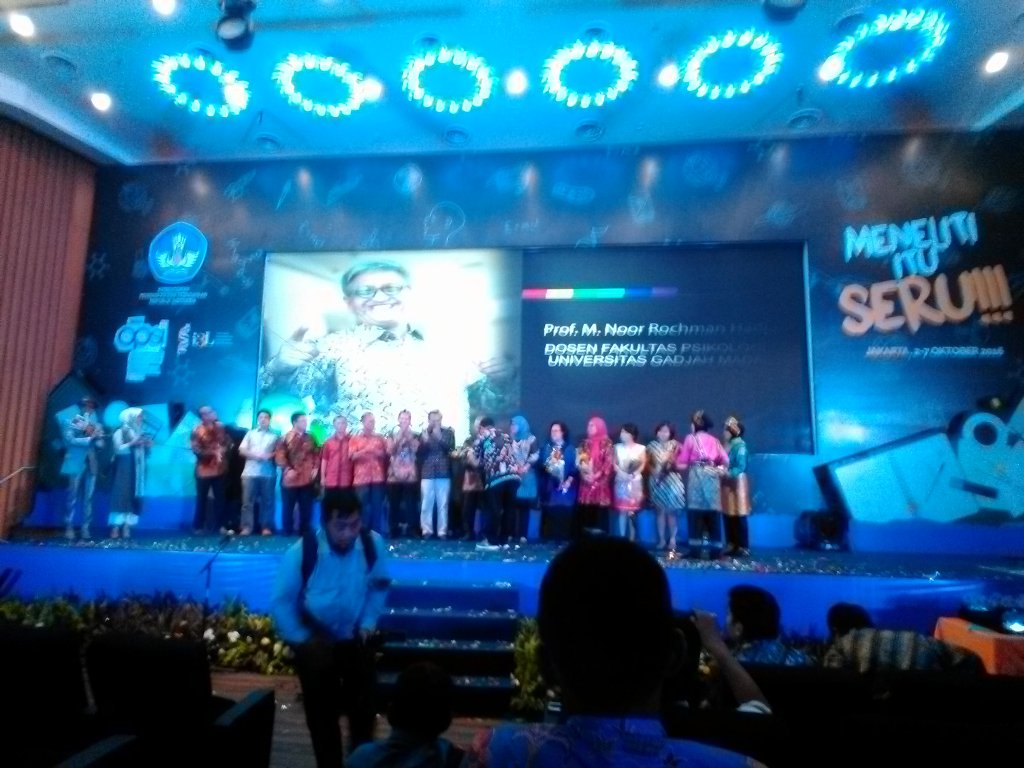 justalfreda's tweet photo. Calon dosen Alfre 2 tahun lagi di Psikologi UGM . Amiin
#OPSI2016
#MenelitiItuSeru https://t.co/7i0wYG1OcA