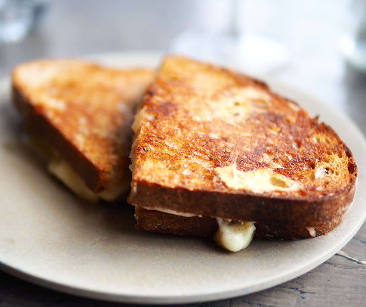 thegooddenlife's tweet image. 'The Fondue' ➡ Gruyere, red nose emmental, ham, bechamel and white wine sauce 😍😋🧀 not your average ham and cheese toastie @FinksLondon 👌