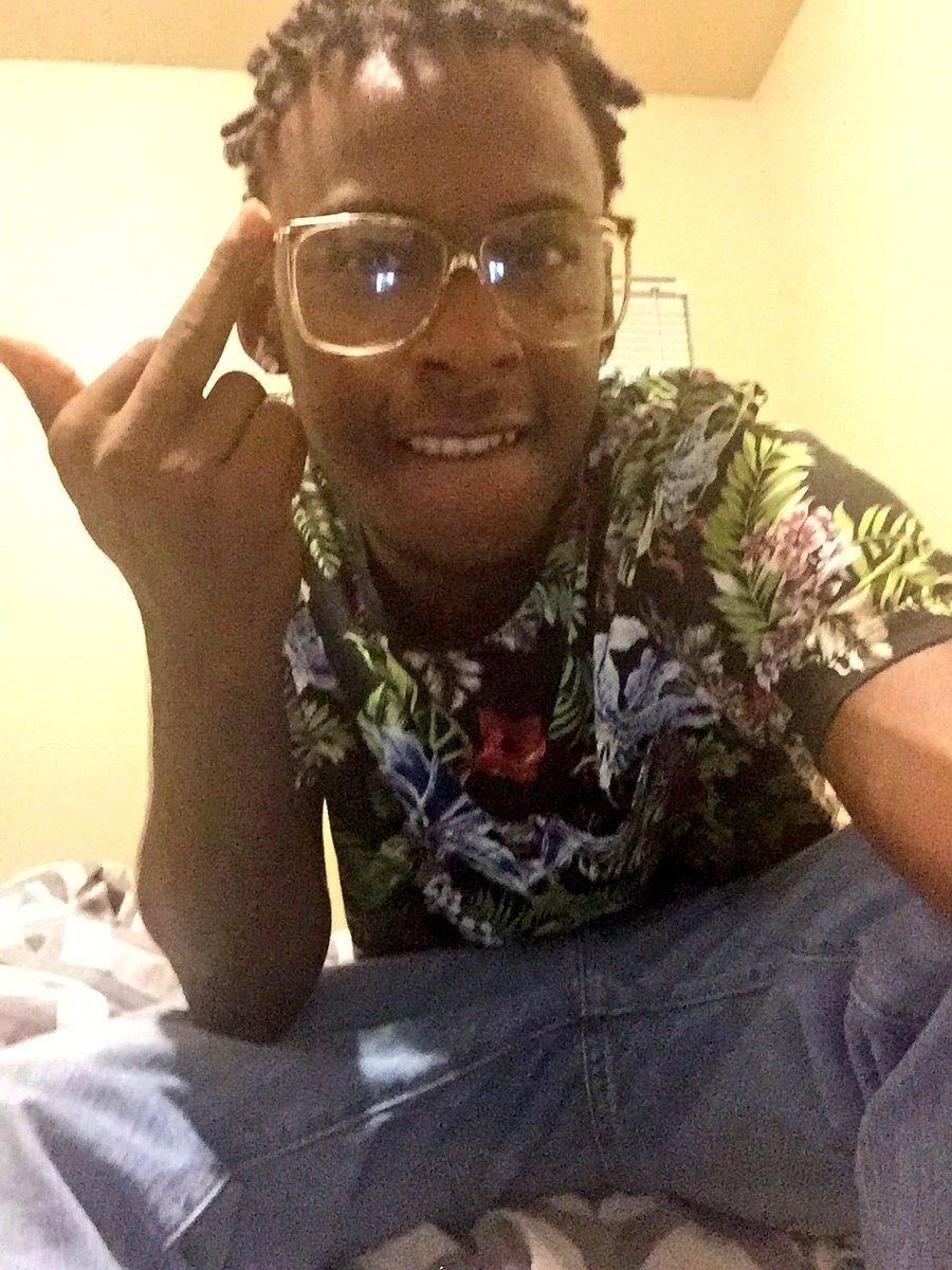smiley_deavonte's tweet photo. Who all up with me ✨💯💦 https://t.co/msKJ3zXeKX