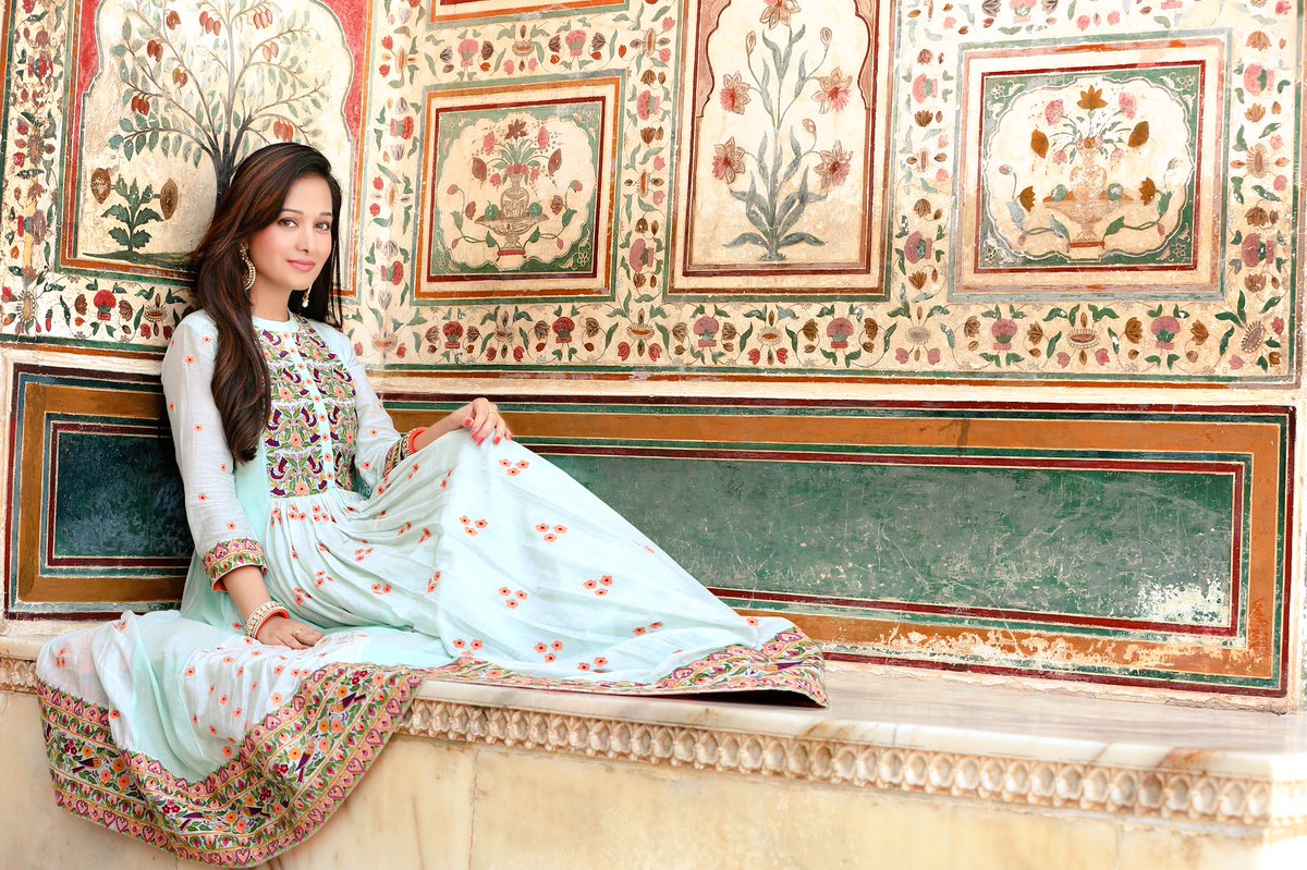 preetikatweets's tweet photo. Simply salute the artisans of 16th Centuary #Rajasthan #India 👑...God gifted craft ! #Amerfort #Jaipur #travelblog https://t.co/yhrWDx37yv