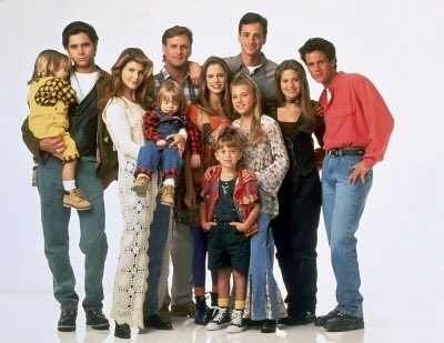 LOWELL2017's tweet photo. THURSDAY IS CLASH OF THE CLASSES!! SENIORS, we're the last 90s kids- put on some throwback clothes and rock the 90s fashion! https://t.co/PLb8yxgbbb