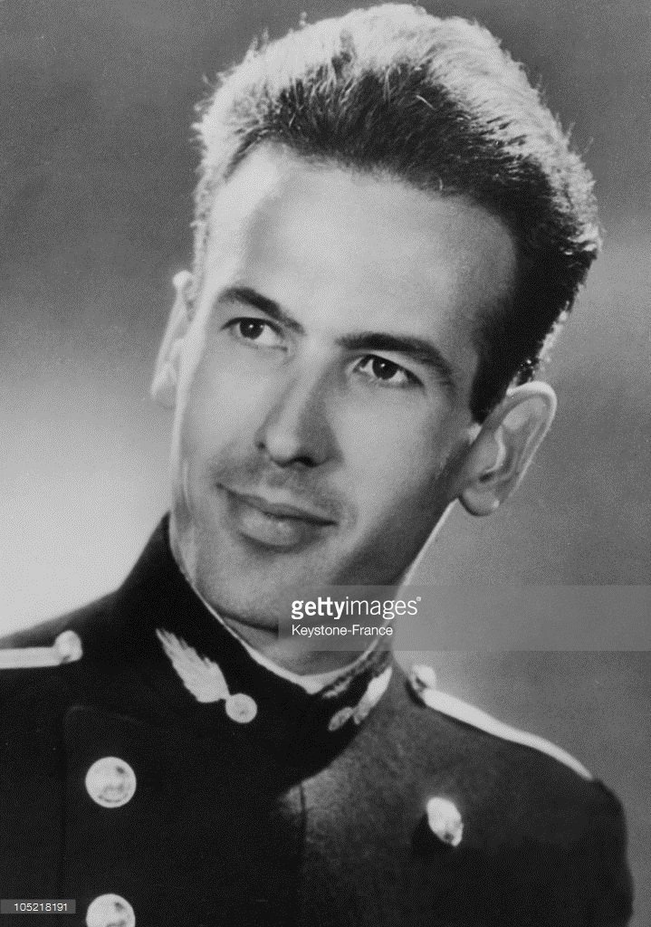 Un photo étonnante qui prouve que giscard a eu des cheveux ...