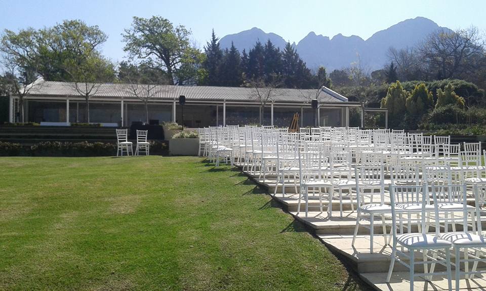 Ceremony sound setup at #lourensfordeswineestate #djbrendank
