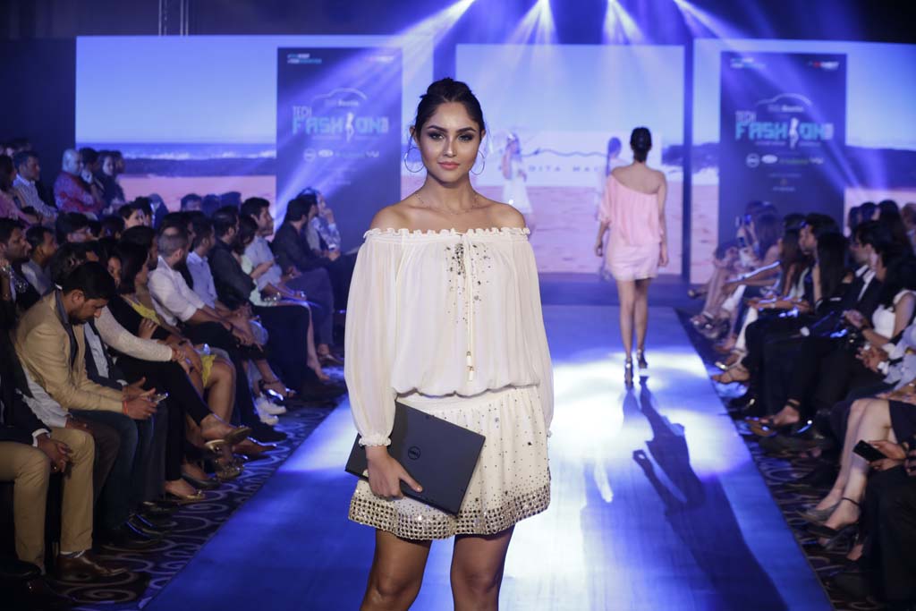 exhibitmagazine's tweet photo. @Dell_IN #TFT16 #TechFashionTour #TechkedUp https://t.co/bI14qrbFq9