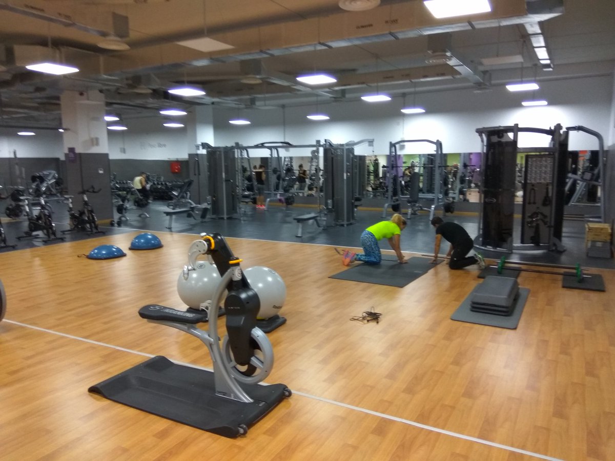 Asbern75's tweet photo. Algo estamos preparando en @altafit #Logroño Te lo vas a perder??  #funcional https://t.co/CAfLhc6HVW