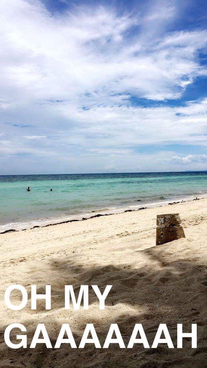mcufabian's tweet photo. Maine's happy place! 😊

Thank you for capturing the 1st photo, @aldenrichards02! 😂

©@mainedcm👻
#ALDUB64thWeeksary 🏊 https://t.co/RwX9jzjmvW