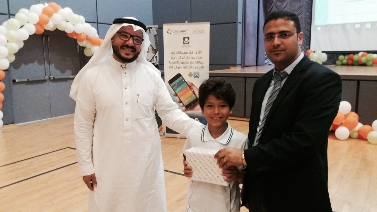 ClasseraME's tweet photo. وسط حضور وتفاعل شركاء نجاح كلاسيرا، شركة هاتريك للملابس الرياضية و شركة 
TabTop للأجهزة الذكية
@HATTRICK_KSA @TabTop_Tablets @AlthikrSchools https://t.co/94theGmn4W