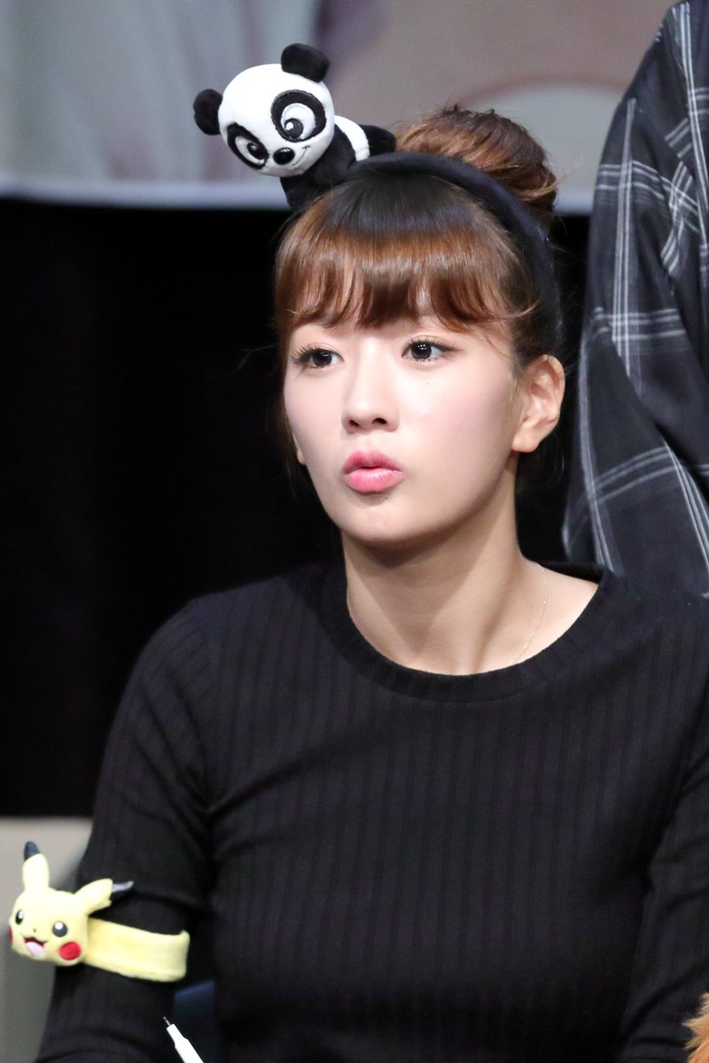 MrBOO_APINK's tweet photo. 20161002 APINK BoMi @ Gangnam Fan Sign Event @Apinkbm https://t.co/teAJ9vD6GG