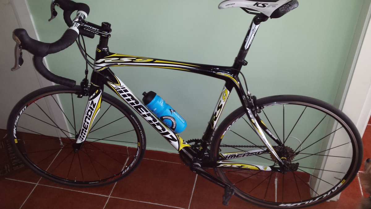 AAGarrote's tweet photo. 3'5 semanas de entrenamiento con @TriatlonSanSe,vamos mejorando poco a poco!💪 hoy ha tocado subir varias cuestas 😱
28.6 km-26.2km/h-1h03min https://t.co/vl0ahWQiVW