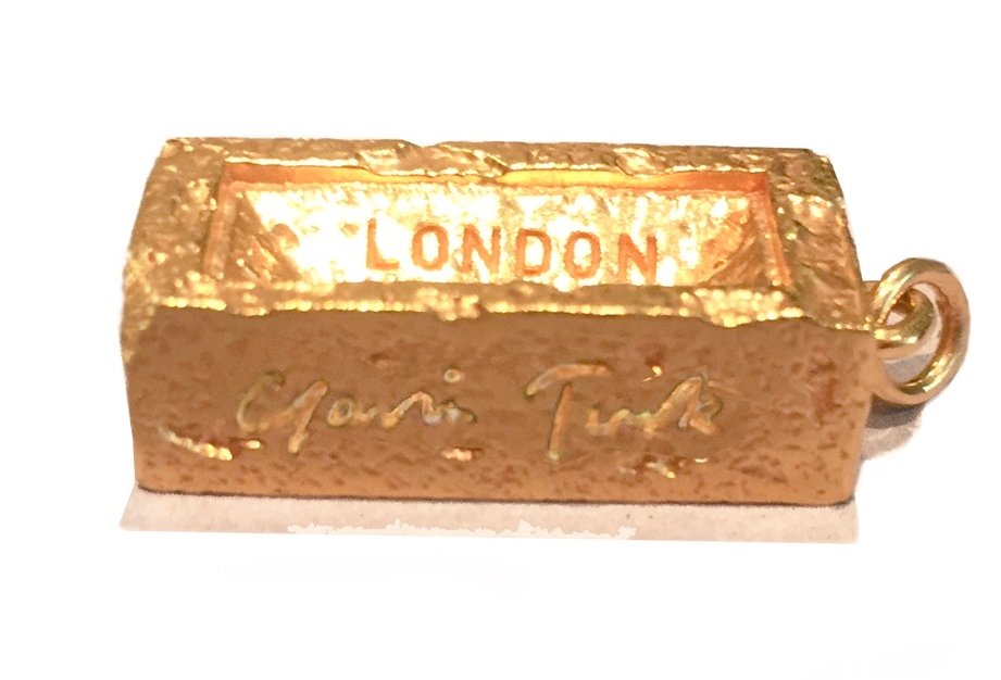 truerocksibiza's tweet photo. #gavinturk &amp; #truerocks launch #Thelondonbrick @thegrouchoclub  #FriezeLondon #artistcollaboration  https://t.co/8mPKCXXcla #LimitedEdition https://t.co/nC0ZI8Cn0T
