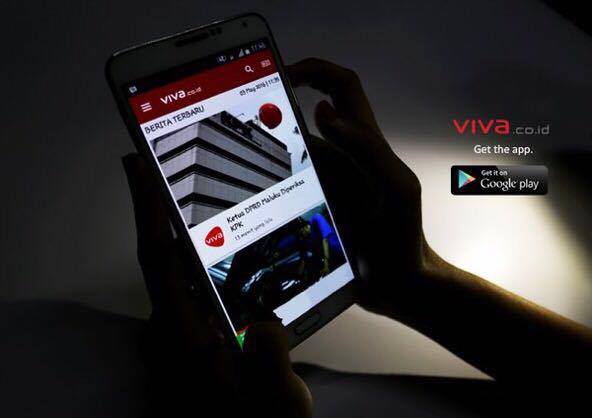 VIVALL_'s tweet photo. VIVAnians, yuk dapatkan informasi berita dan hiburan terupdate dengan download #AplikasiVIVA di https://t.co/3zuj5LXWI4 https://t.co/Bfr2Awf6oU