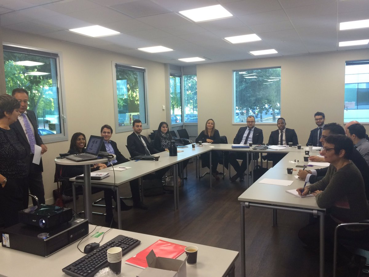 SmaguineEmilie's tweet photo. Jeudi du Pro by Roissy: Bienvenue aux conseillers spécialisés de St Denis #partage de connaissances #satisfactionclient #ambitionpro https://t.co/2PG3VrAHHq