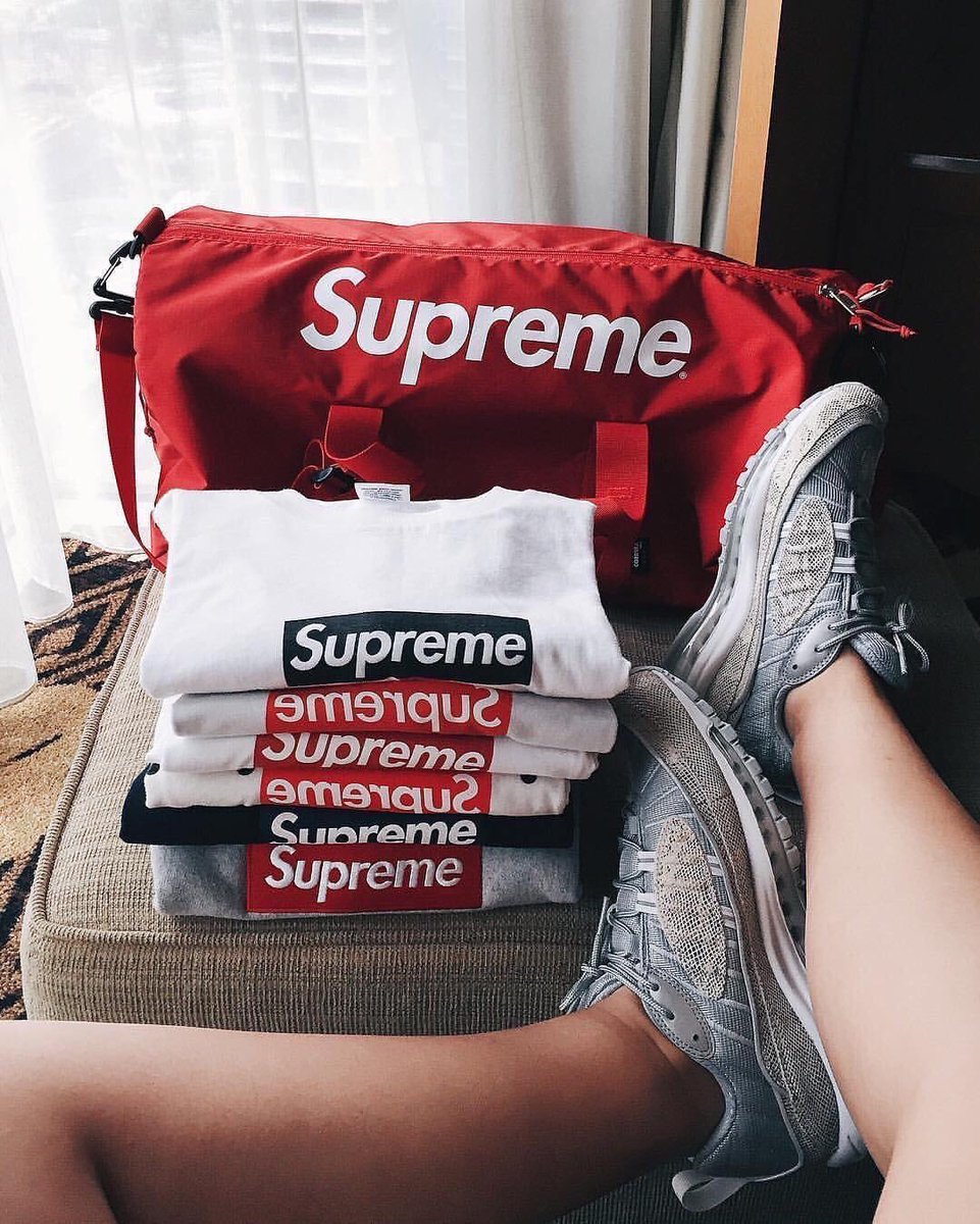 __pkc14's tweet photo. ✔️Supreme 好きな人RT🔥🔥 https://t.co/lD1uThoZSC