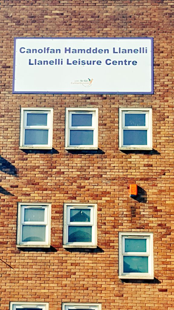 🌞Early start 🌞 ...Spreading the word in our local leisure centre #ChristmasCountdown  #Lastpush30%incentive <a href="/MarkCash15/">Mark Cash</a>  <a href="/SpencerGraydon/">Spencer Graydon</a> 🎄🎄🎄