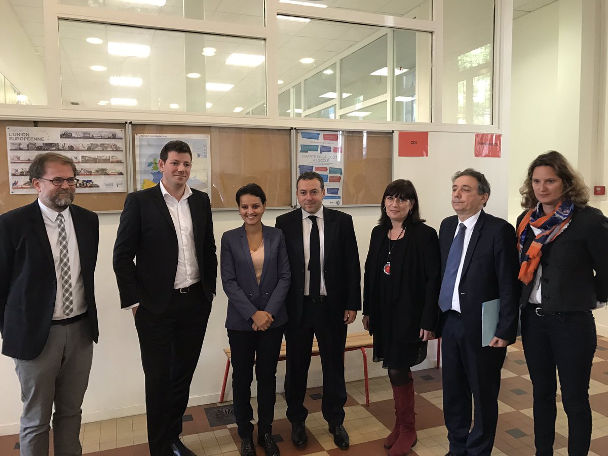 lvauvillier's tweet photo. Et un lancement réussi ;) #lirelactu #milibris https://t.co/OhMGDEnYF8