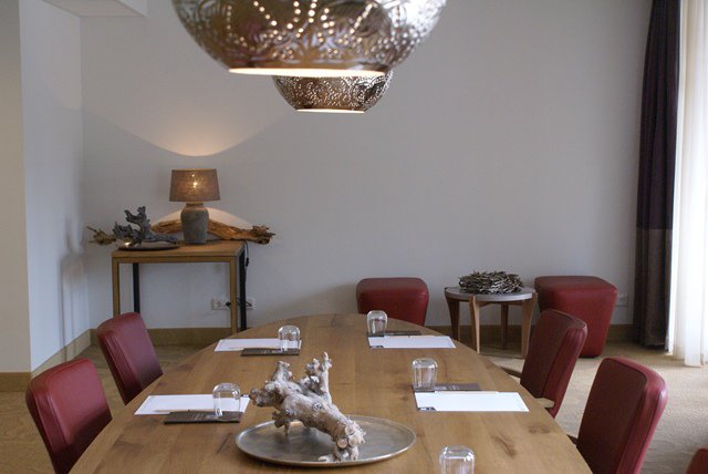 Op één van de mooiste locaties in Zeeland ligt dit hotel: ow.ly/NAUZ304pGHi Perfect om werk en ontspanning te combineren <a href="/hotelGHTD/">Grand Hotel Ter Duin</a>