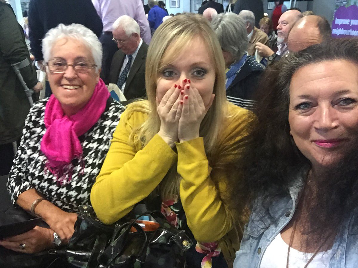 Seasidedolly's tweet photo. We've arrived! In our seats for a long day of awards.
🌷🌹💐🌸🌺💐🌷🌹🌸🌺💐🌷🌹#inbloo https://t.co/MTxZqBcyv3