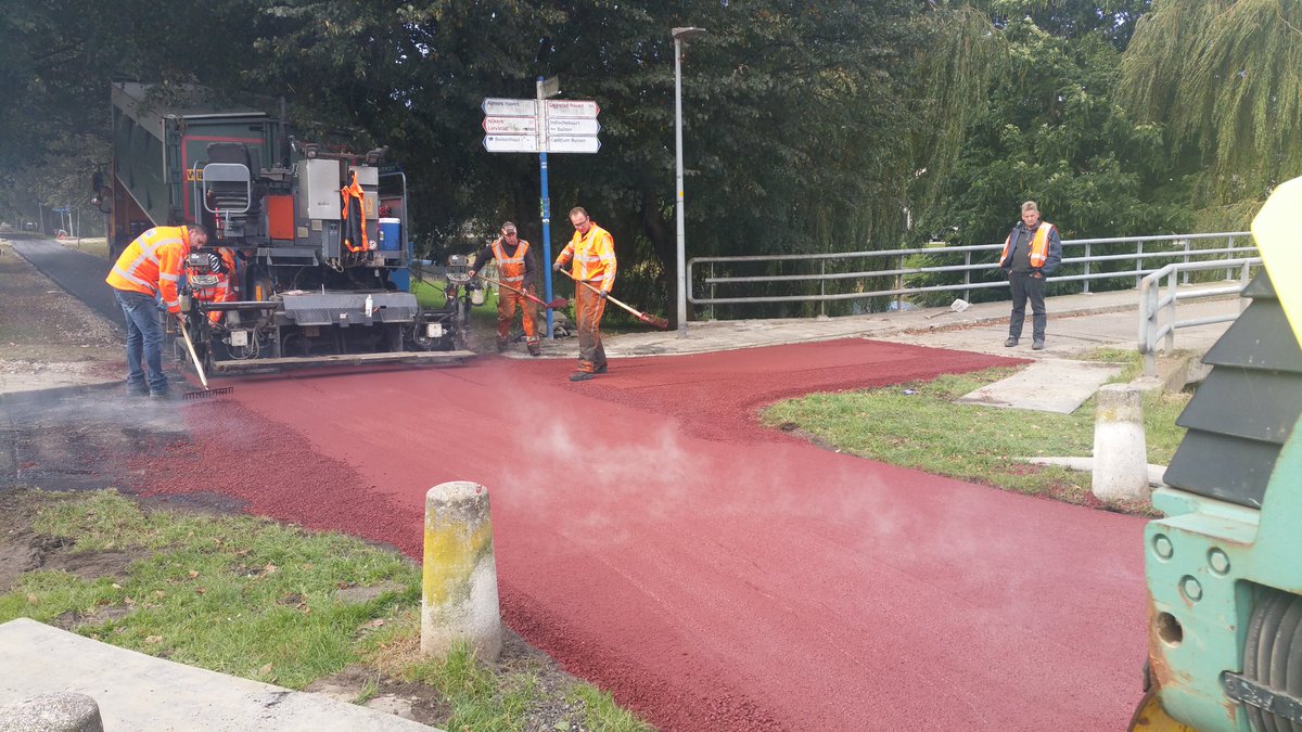 GO Bloemenbuurt na het zwarte goud komt het rode asfalt ivm fietshoofdroute wordt deze rood