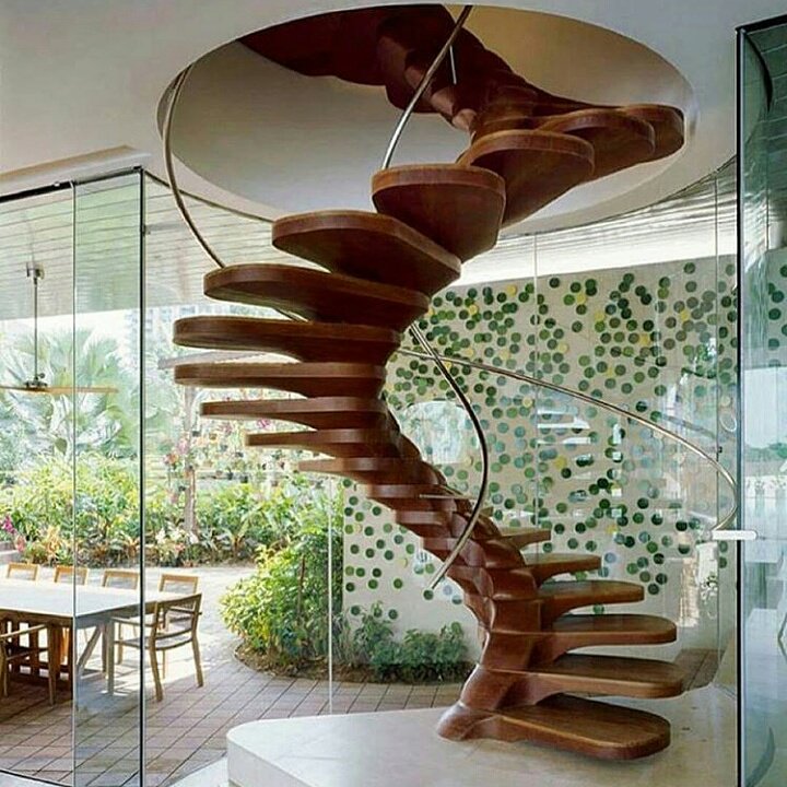 Objektmag's tweet photo. Incredible wooden swirling staircase
PIC | @lux.interiors via Instagram
#interiordesign #architecture #design #stairs https://t.co/HcR0bvNnkF