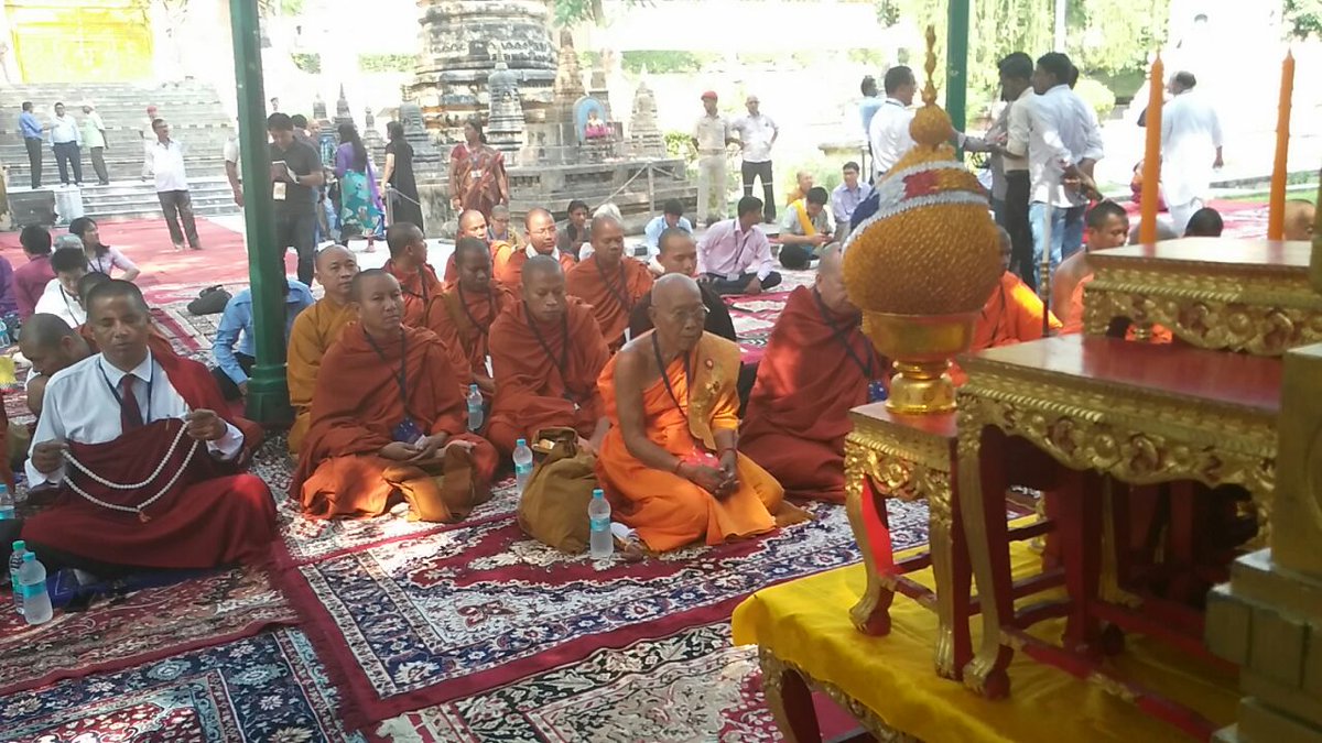 incredibleindia's tweet photo. His Holiness Tep Vong from Thailand #BuddhistConclave2016 https://t.co/Y69UFT1wQl