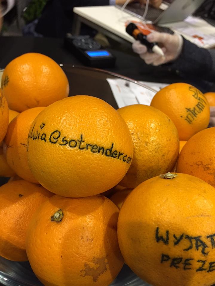 sotrender's tweet photo. Jesteście na #indm2016? Wpadnijcie do nas. Poza tatuowaniem pomarańczy, możecie podejrzeć nowego Sotrendera! https://t.co/pgxQMMjMfB