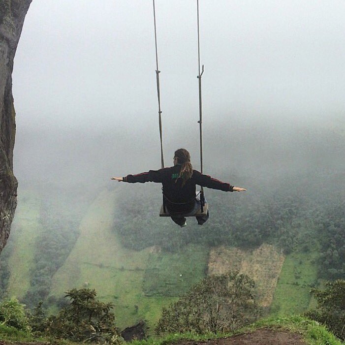 floatwithmeto's tweet photo. #Flywithmeto la casa del arbol 🎈 Baños, Ecuador https://t.co/44incgoMMM