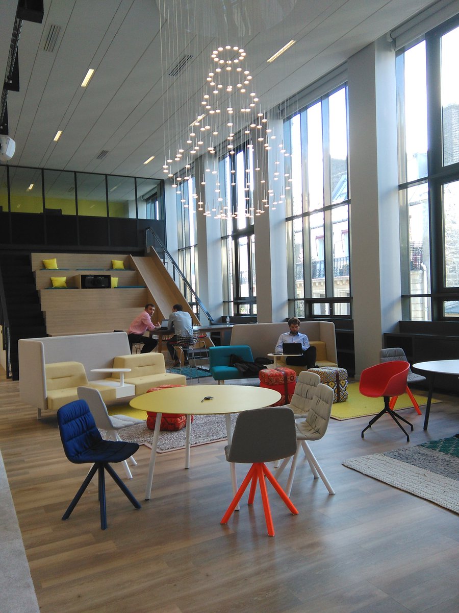 Réunion avc @GroupeONEPOINT et @UNOW_mooc pour organiser une super conférence sur l'entreprise agile. Beau programme! #meilleurslocaux #swag