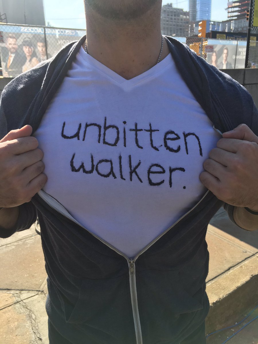 BathrobedBrooks's tweet photo. Come find me at #NYCC #TheWalkingDead https://t.co/p0s1lpFOOt