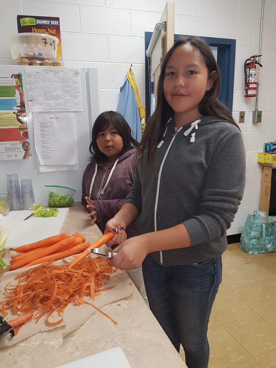 PapineauKaren's tweet photo. Homemade Soup being prepared for tomorrow's lunch! Smells wonderful! Thanks Mrs M and Ss #SNCDSB #STJLearn @TheLeaderinMe https://t.co/fSSiV6Rq0V