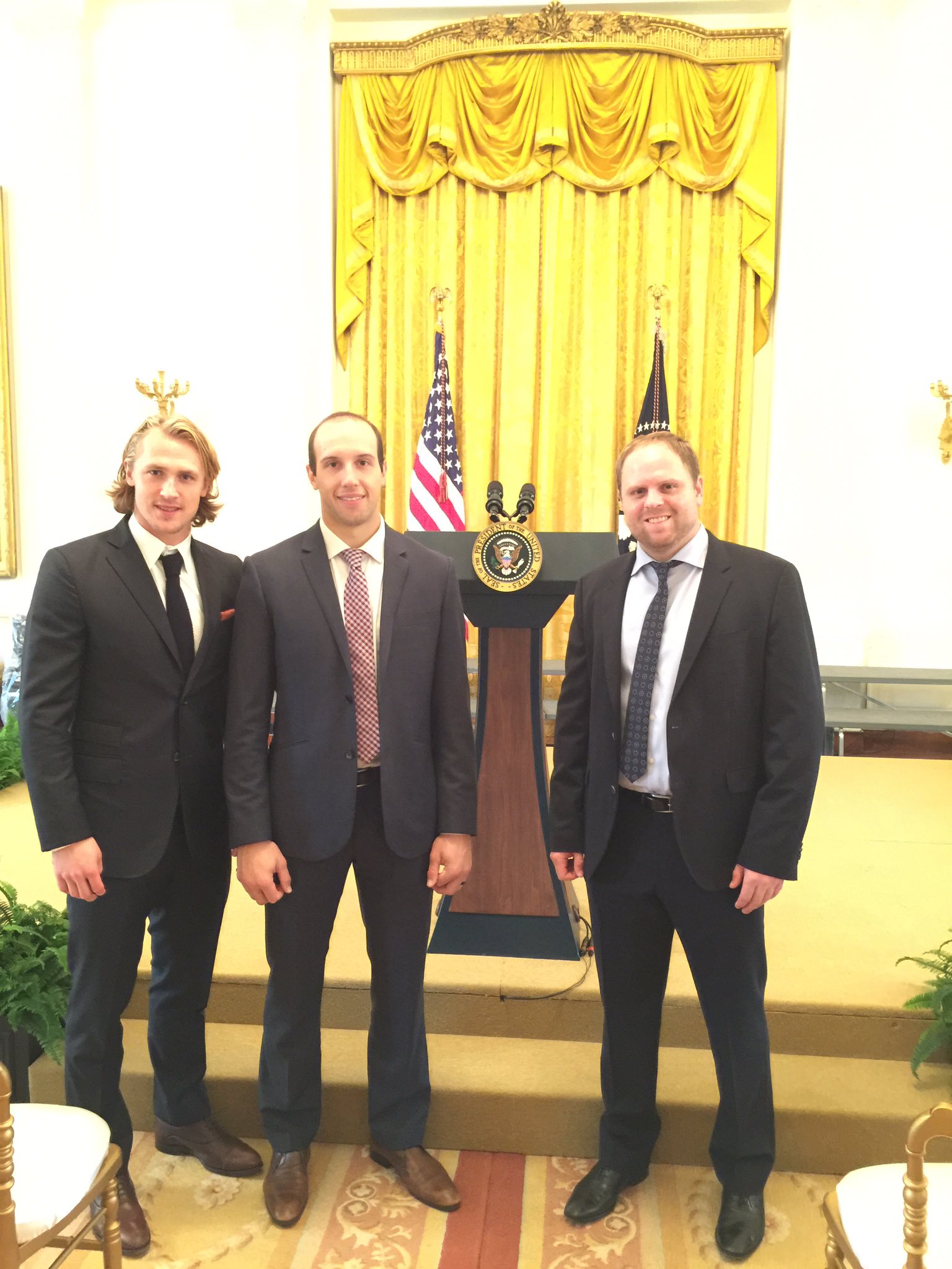 CuF3RyiWAAAQXPR.jpg:large