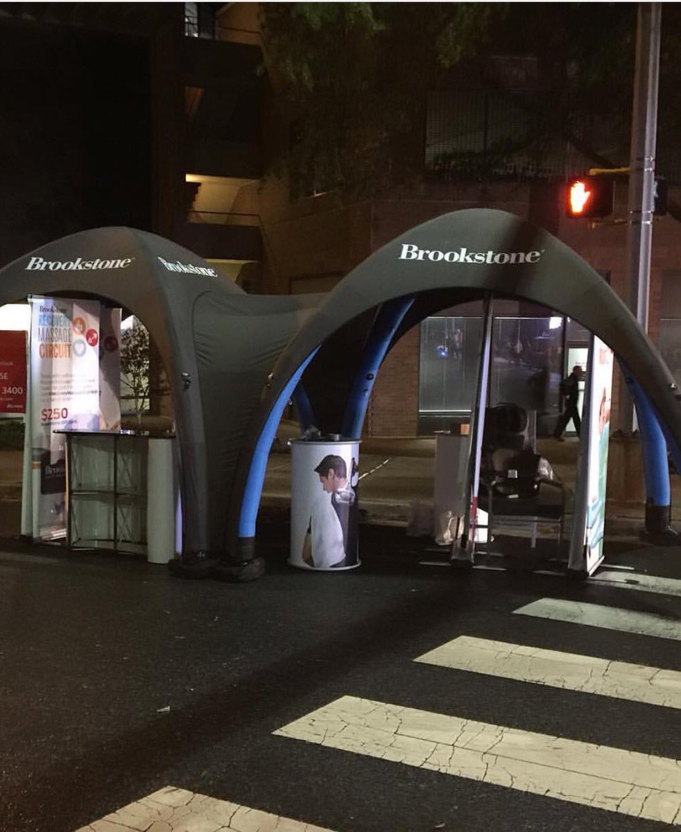Setting up Brookstone's massage circuit @ Marine Corp Marathon last year. #throwbackthursday #nofilter  #weehours #brookstonemassage