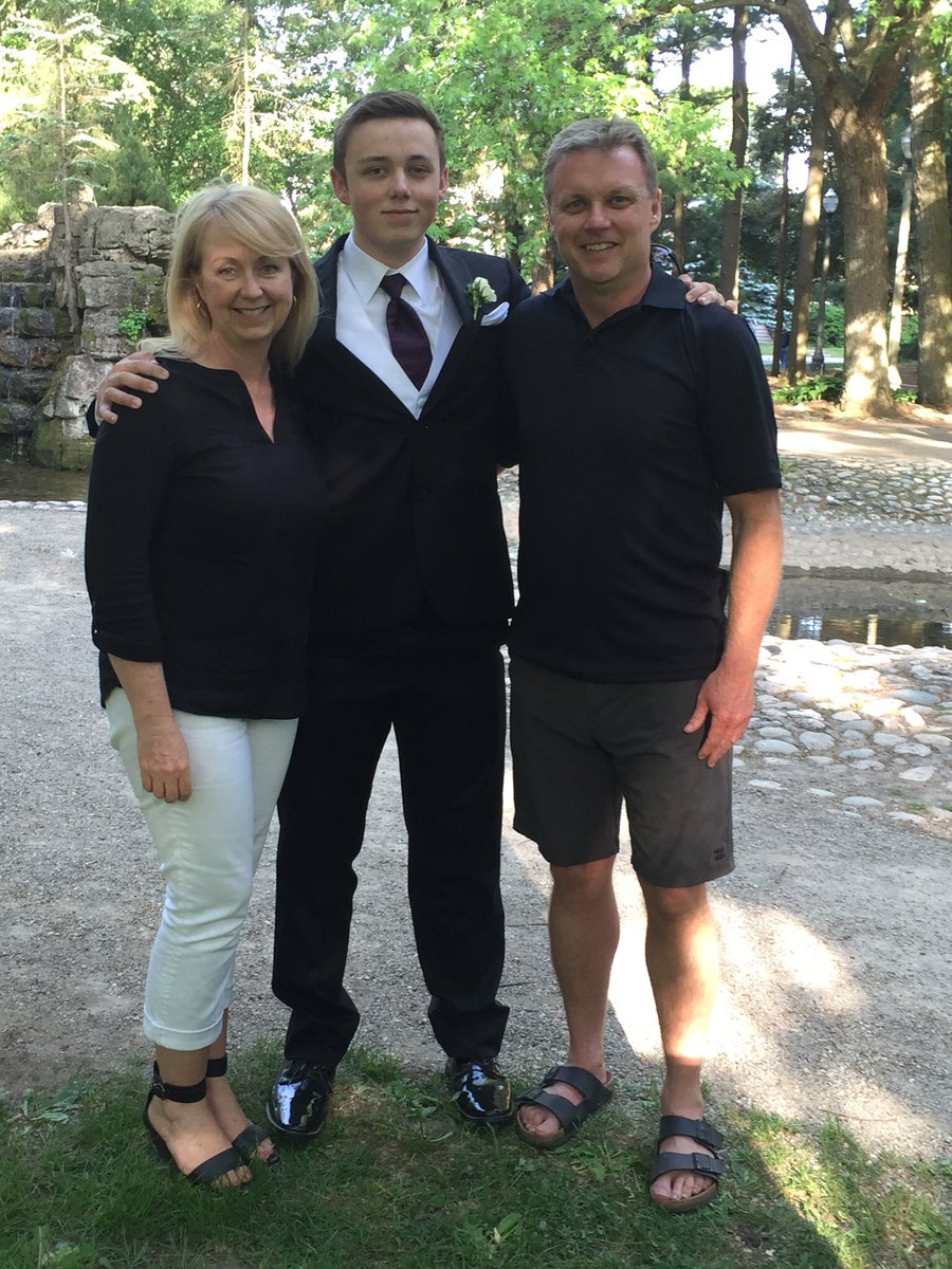 techtecher's tweet photo. Happy Birthday to my big boy, Sam.🎂🍾🏌 https://t.co/7rkI4Ra5UN