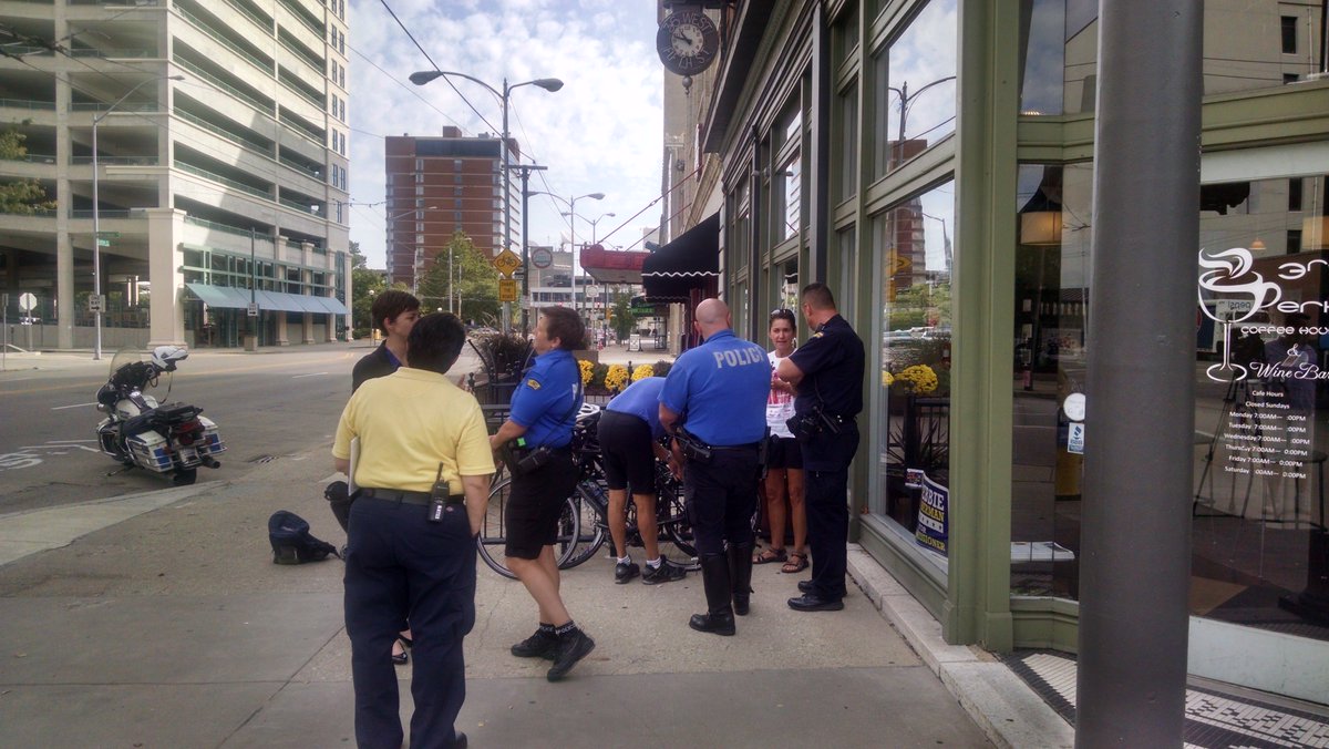 DaytonPolice's tweet photo. Few more minutes at #thirdperk then we're off to #caresource as #walkwithacop continues downtown! https://t.co/wowOWGQfHv